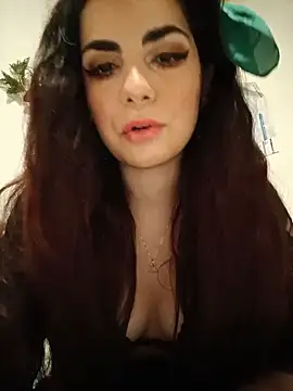 Saturnia Yvonne online show from 01.08.25