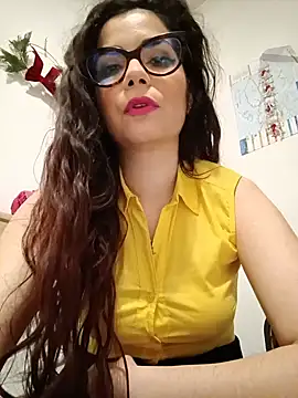 Saturnia Yvonne online show from 01.30.25
