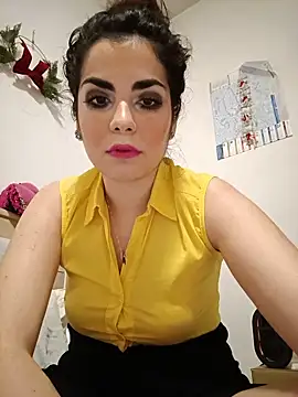 Saturnia Yvonne online show from 01.31.25