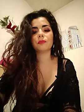 Saturnia Yvonne online show from 02.05.25