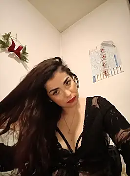 Saturnia Yvonne online show from 02.07.25