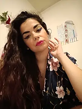 Saturnia Yvonne online show from 02.10.25