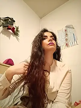 Saturnia Yvonne online show from 02.26.25