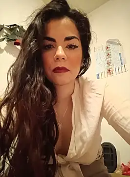Saturnia Yvonne online show from 02.27.25