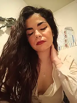 Saturnia Yvonne online show from 02.28.25
