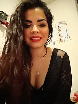 Saturnia Yvonne online show from 03.07.25