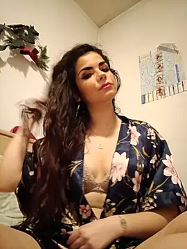 Saturnia Yvonne online show from 03.11.25