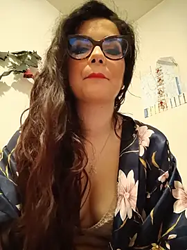 Saturnia Yvonne online show from 03.13.25