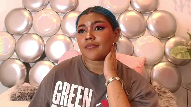 Snapshot of cherry_chel chatting on 09.24.25 cherry chel online show from 09.24.25