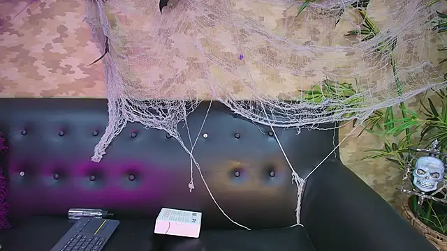 Snapshot of cherry_chel chatting on 10.20.25 cherry chel online show from 10.20.25