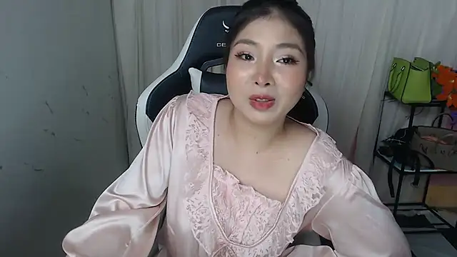 Snapshot of MiMi_0293 chatting on 11.04.25 MiMi 0293 online show from 11.04.25