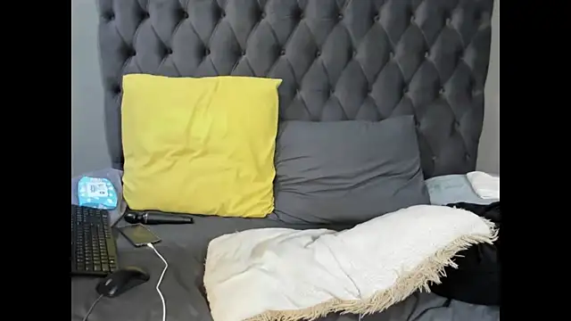 DIRTYTALKINQUEEN online show from 10.03.25