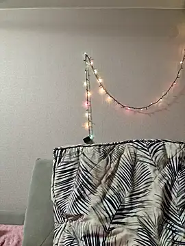 Snapshot of _Alice_0-0 chatting on 10.26.25 Alice 0-0 online show from 10.26.25