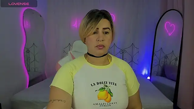 MIA PAMELA 09 online show from 09.20.25