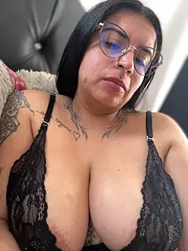 Devilsweet17 online show from 09.28.25