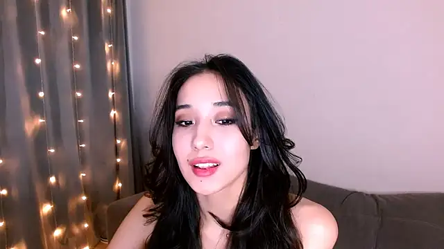 Snapshot of Li_noen chatting on 01.24.25 Li noen online show from 01.24.25