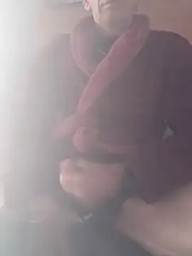 Snapshot of heitzer1072 chatting on 03.23.26 heitzer1072 online show from 03.23.26