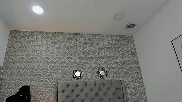 Hannah Miller   online show from 01.03.25