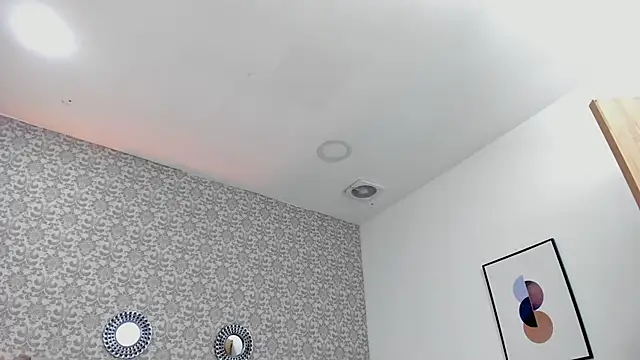 Hannah Miller   online show from 01.03.25