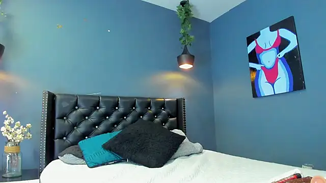 Hannah Miller   online show from 02.11.25