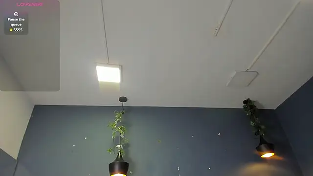 Hannah Miller   online show from 09.13.25