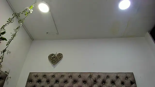 Hannah Miller   online show from 11.01.25