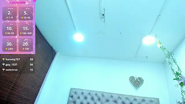 Hannah Miller   online show from 11.05.25