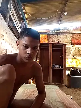 Snapshot of daniel_traviexxxo chatting on 10.31.25 daniel traviexxxo online show from 10.31.25