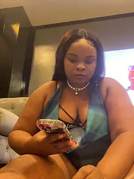 NaughtyKelly28 online show from 12.22.25