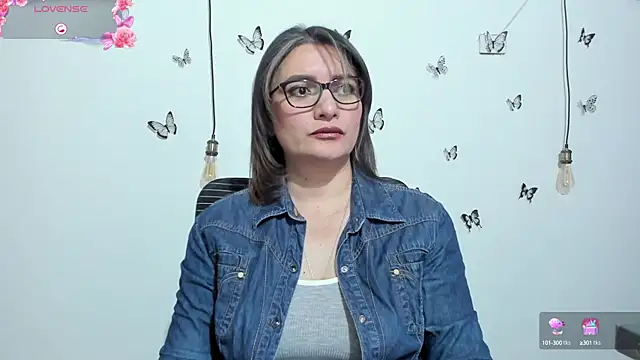 Amie Adams82  online show from 10.14.25