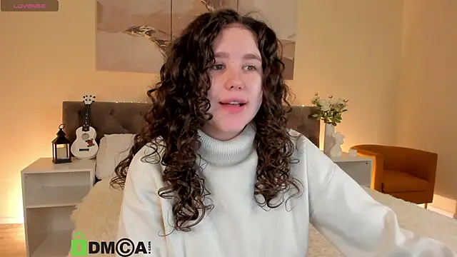 Snapshot of Ariella_Sol chatting on 10.07.25 Ariella Sol online show from 10.07.25