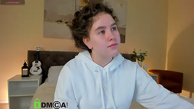 Snapshot of Ariella_Sol chatting on 10.10.25 Ariella Sol online show from 10.10.25