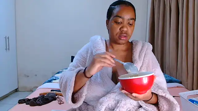 Snapshot of ALEXABOUJEE95 chatting on 06.04.26 ALEXABOUJEE95 online show from 06.04.26
