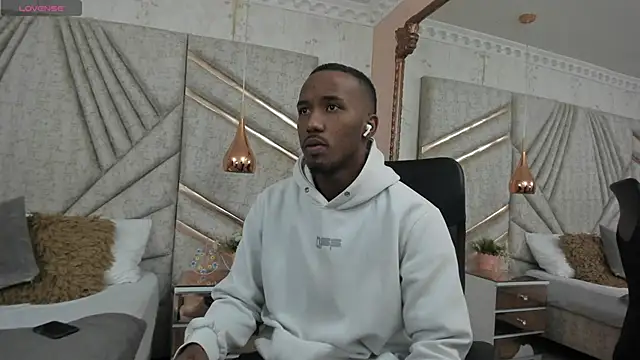 Snapshot of JamesParck chatting on 01.15.25 JamesParck online show from 01.15.25