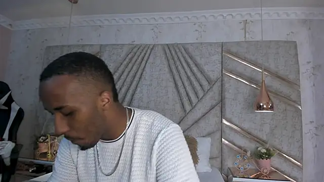 Snapshot of JamesParck chatting on 01.16.25 JamesParck online show from 01.16.25