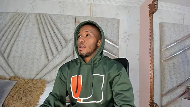 Snapshot of JamesParck chatting on 01.30.25 JamesParck online show from 01.30.25