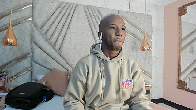 Snapshot of JamesParck chatting on 02.08.25 JamesParck online show from 02.08.25