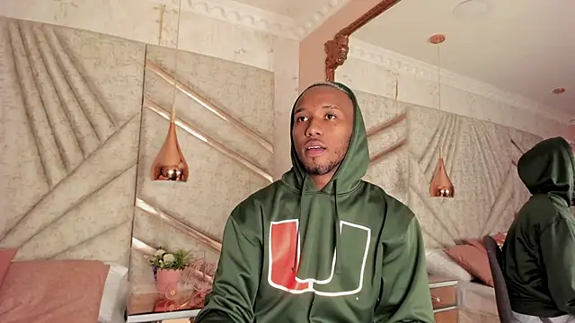 Snapshot of JamesParck chatting on 03.02.25 JamesParck online show from 03.02.25