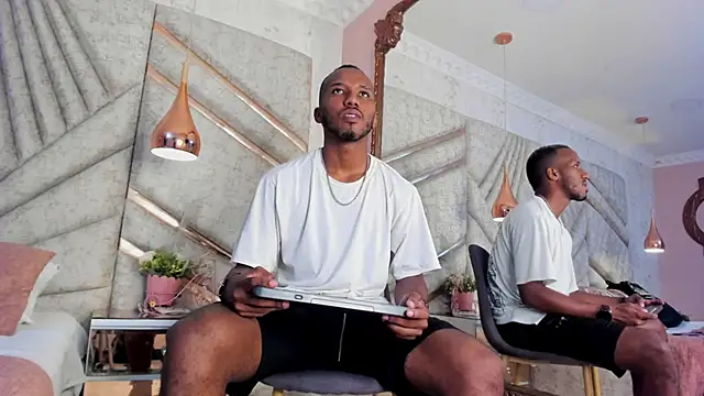 Snapshot of JamesParck chatting on 03.20.25 JamesParck online show from 03.20.25