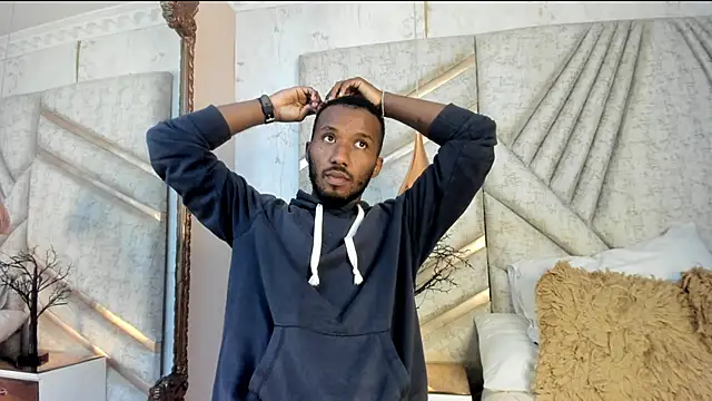 Snapshot of JamesParck chatting on 02.25.26 JamesParck online show from 02.25.26