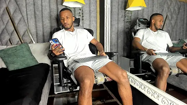 Snapshot of JamesParck chatting on 02.27.26 JamesParck online show from 02.27.26