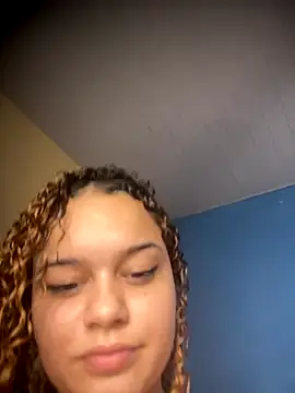 Snapshot of Lolacavalona chatting on 10.01.25 Lolacavalona online show from 10.01.25