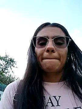 Leslly  online show from 04.22.26