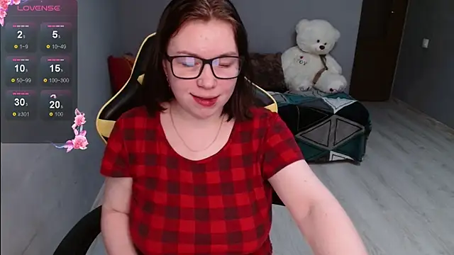 Emily Amorre online show from 11.10.25