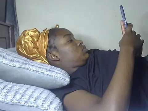 Snapshot of Sexy_racy_rebel_ chatting on 10.08.25 Sexy racy rebel online show from 10.08.25