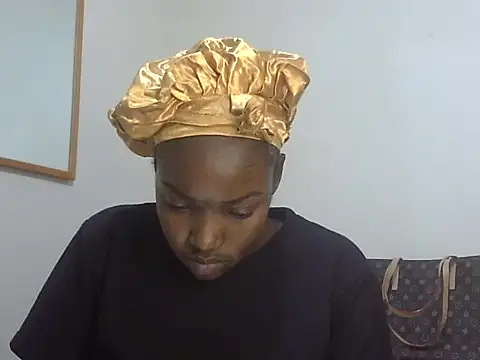 Snapshot of Sexy_racy_rebel_ chatting on 11.02.25 Sexy racy rebel online show from 11.02.25