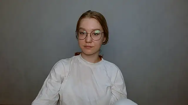 Snapshot of cindi_hot chatting on 12.27.24 cindi hot online show from 12.27.24