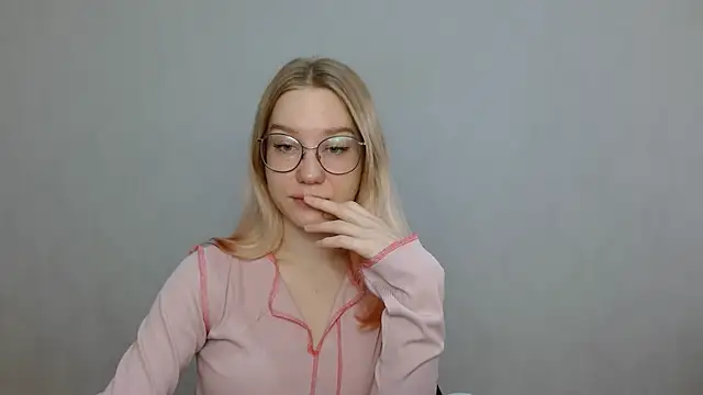 Snapshot of cindi_hot chatting on 01.19.25 cindi hot online show from 01.19.25