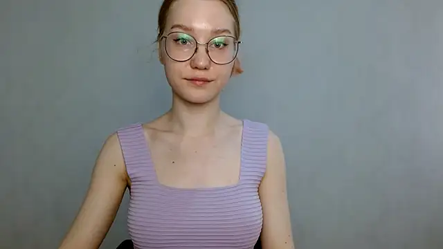 Snapshot of cindi_hot chatting on 03.07.25 cindi hot online show from 03.07.25