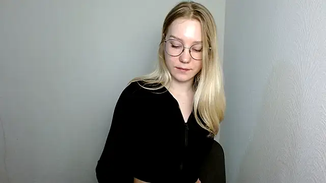 Snapshot of cindi_hot chatting on 03.13.25 cindi hot online show from 03.13.25